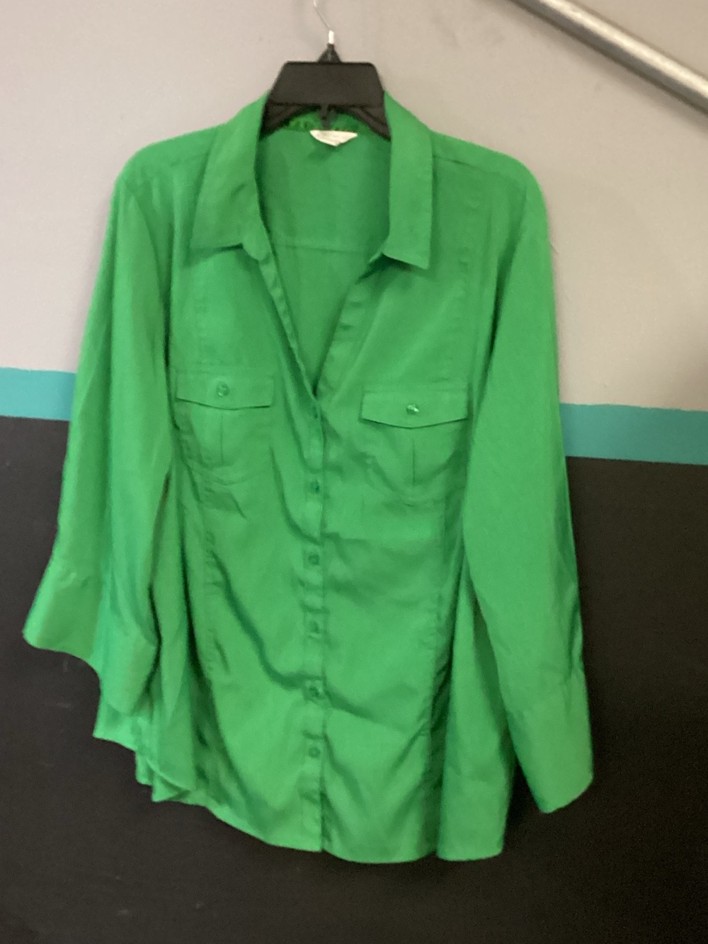 Cato Emerald Green Women's Button-Down Shirt with Chest Pockets